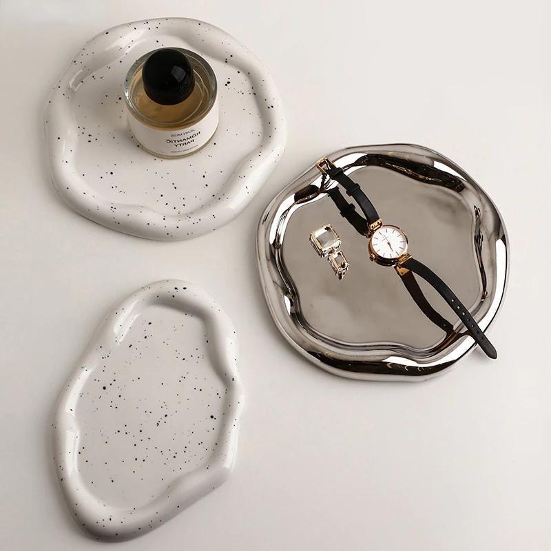 Nordic Touch Decorative Plate (Silve/ Ceramic) - Ohøj Design